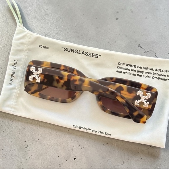Off-White Sunglasses - Full Inclusion - Picture 6 of 12